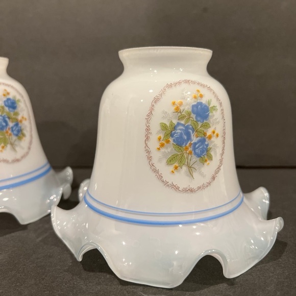 Pair Vintage Milk White Blue Floral Frosted Glass Light Lamp Shade Bell Ruffled - Picture 7 of 11